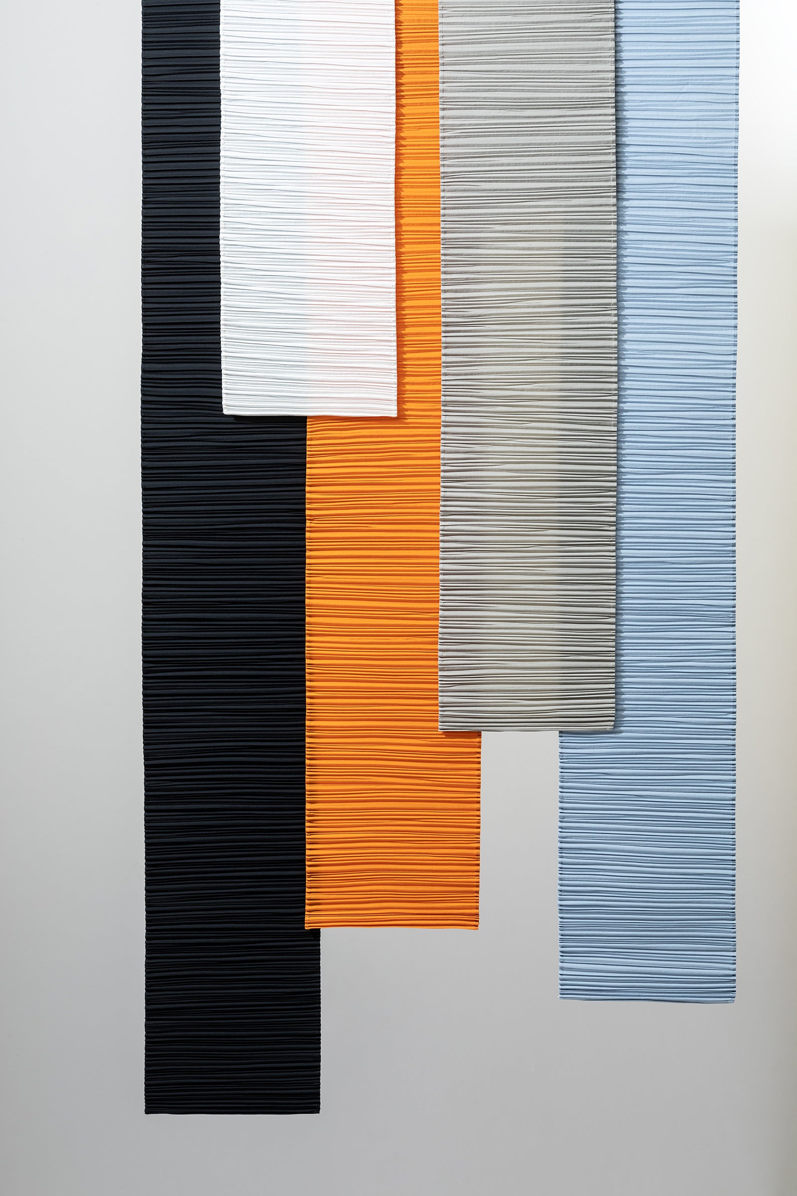 01-01 RANDOM PLEATS SCARF