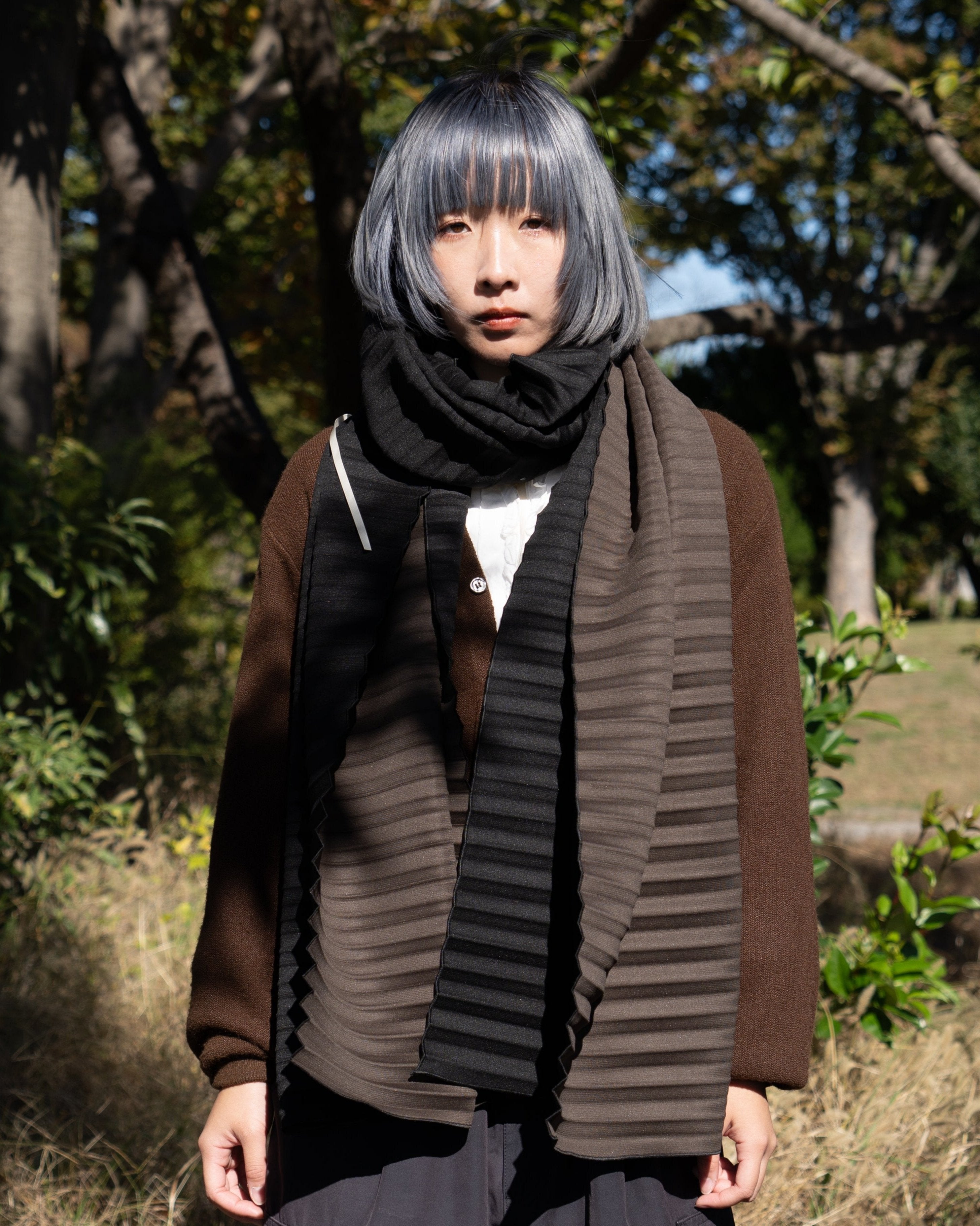 01-04 PARALLEL PLEATS SCARF