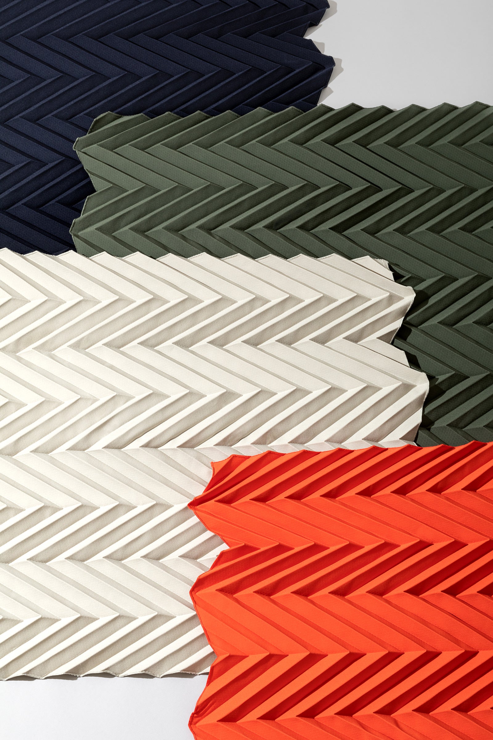 01-02 ZIGZAG PLEATS SCARF