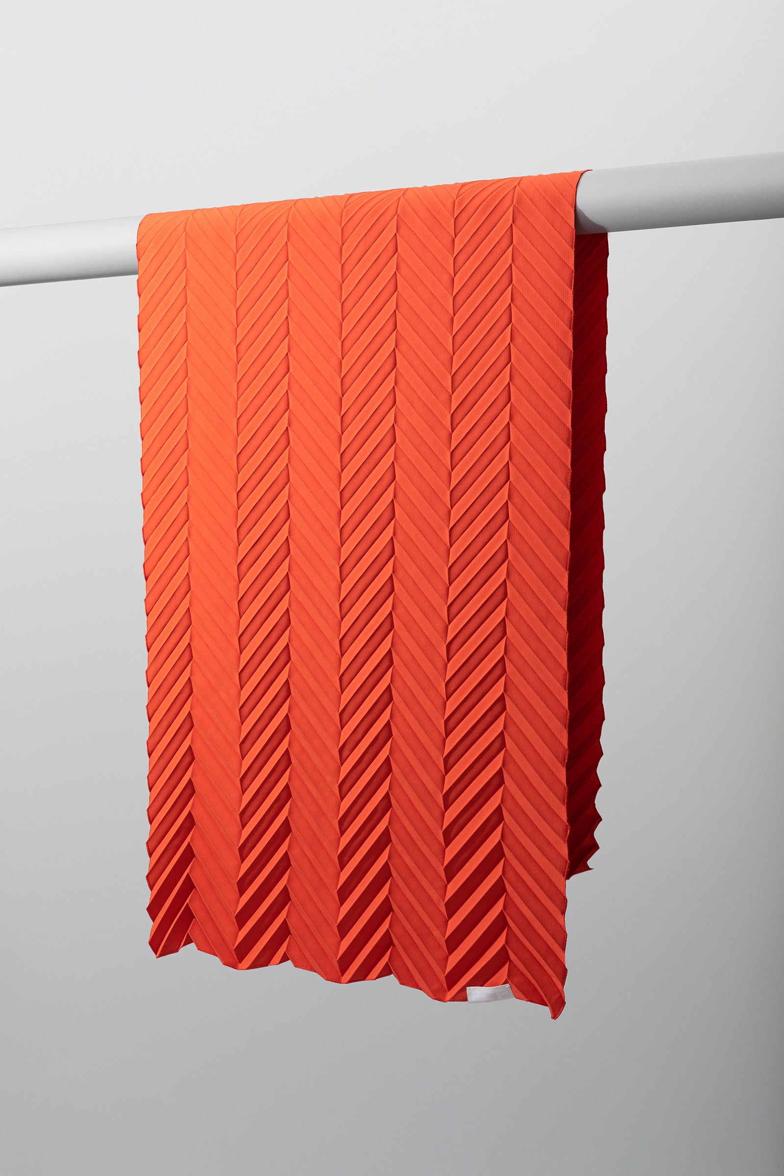 01-02 ZIGZAG PLEATS SCARF